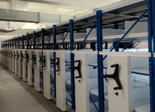 Наличие балок на потоке и низкой вентиляционной системы